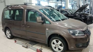 Volkswagen Caddy 2011 года, 132 000 км - вид 2