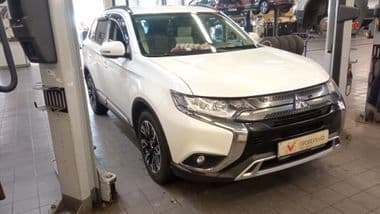Mitsubishi Outlander 2021 года, 100 915 км - вид 2