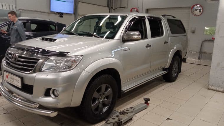 Toyota Hilux 2014 года, 106 120 км - вид 1