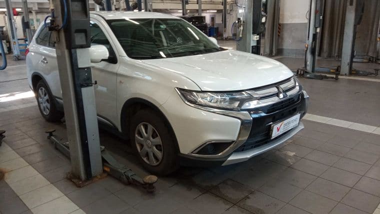 Mitsubishi Outlander 2017 года, 105 103 км - вид 2