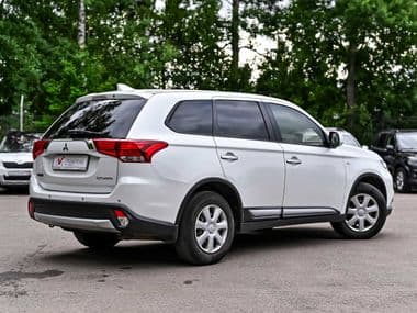 Mitsubishi Outlander 2017 года, 105 103 км - вид 2