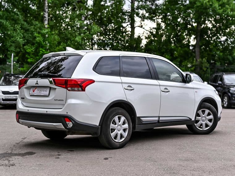 Mitsubishi Outlander 2017 года, 105 103 км - вид 2