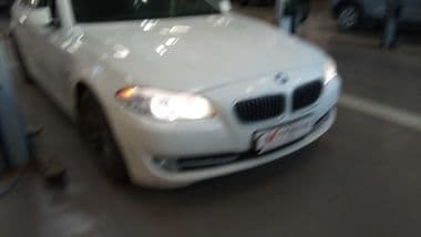 BMW 5 серия 2013 года, 238 995 км - вид 2