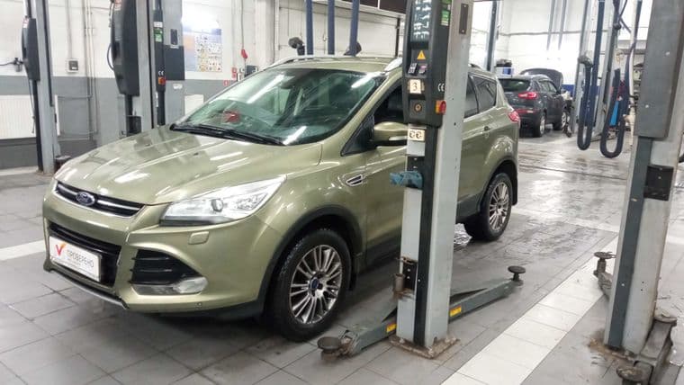 Ford Kuga 2013 года, 146 000 км - вид 1