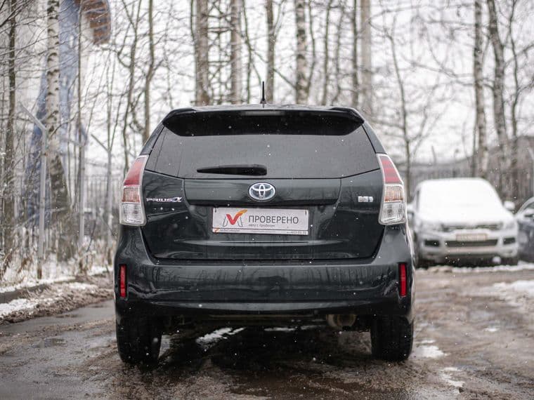 Toyota Prius Alpha, 2016 - вид 3