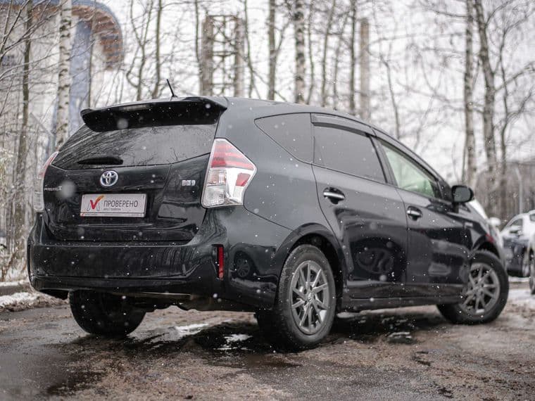 Toyota Prius Alpha, 2016 - вид 1