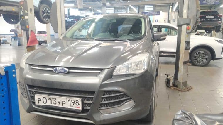 Ford Kuga 2015 года, 192 048 км - вид 1