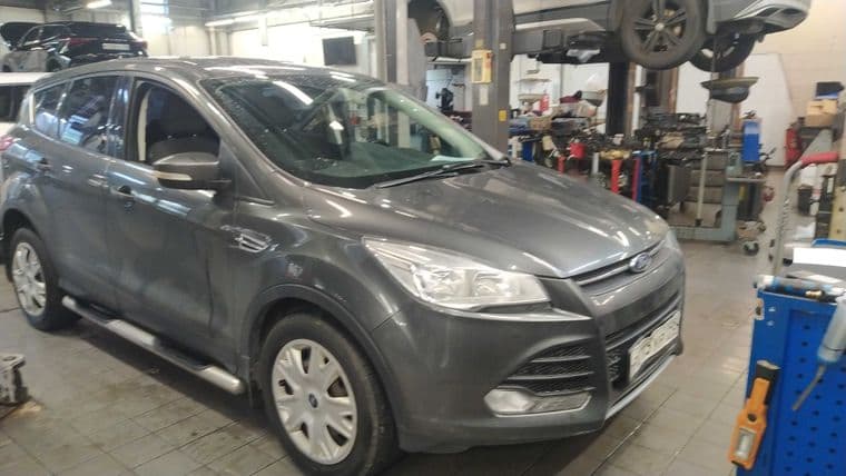 Ford Kuga 2015 года, 192 048 км - вид 2