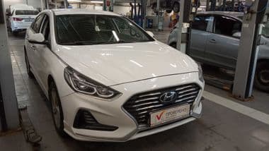 Hyundai Sonata 2018 года, 95 017 км - вид 2