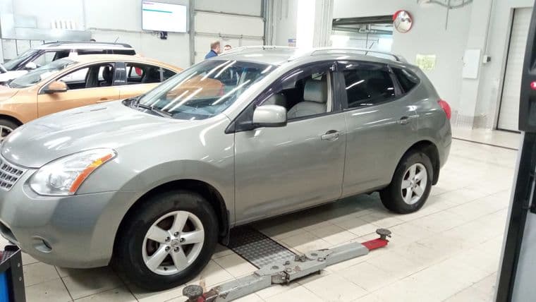 Nissan Rogue, 2008