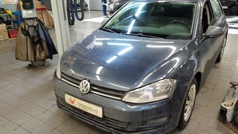 Volkswagen Golf 2013 года, 124 208 км - вид 1