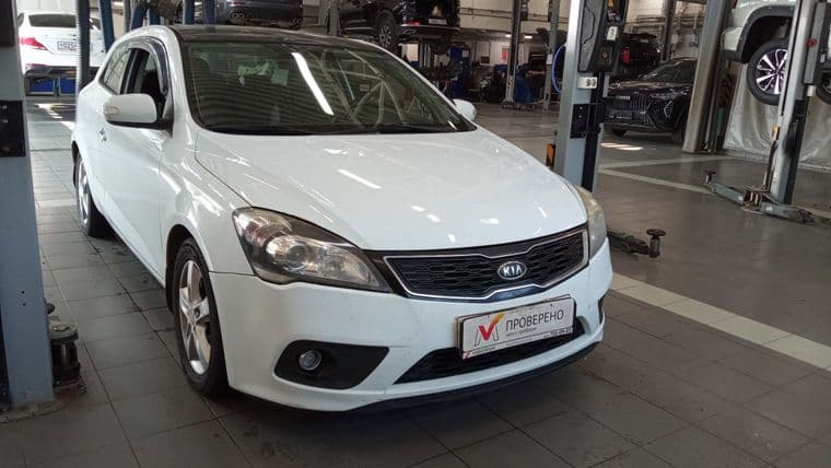 KIA Ceed 2011 года, 182 914 км - вид 2