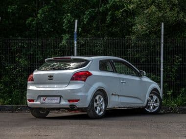 KIA Ceed 2011 года, 182 914 км - вид 2