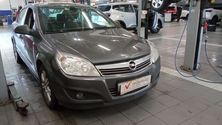 Opel Astra 2011 года, 185 142 км - вид 2