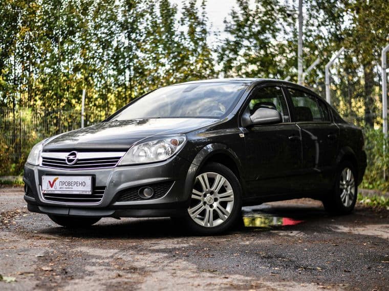 Opel Astra, 2011