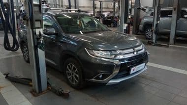 Mitsubishi Outlander 2015 года, 75 651 км - вид 1
