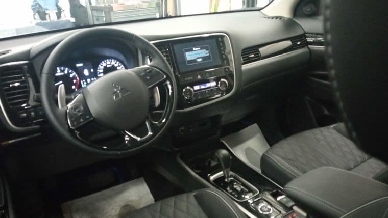 Mitsubishi Outlander, 2022 - вид 4
