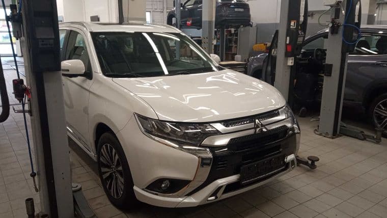 Mitsubishi Outlander, 2022