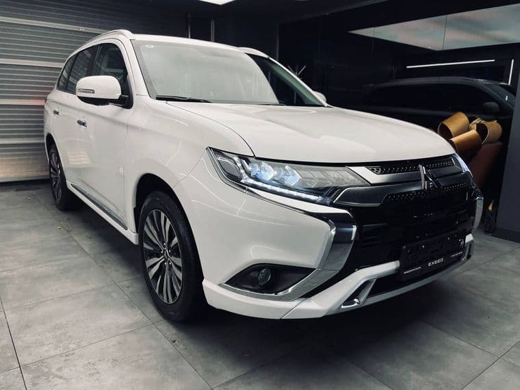 Mitsubishi Outlander, 2022 - вид 2