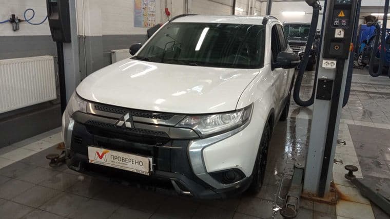 Mitsubishi Outlander, 2020