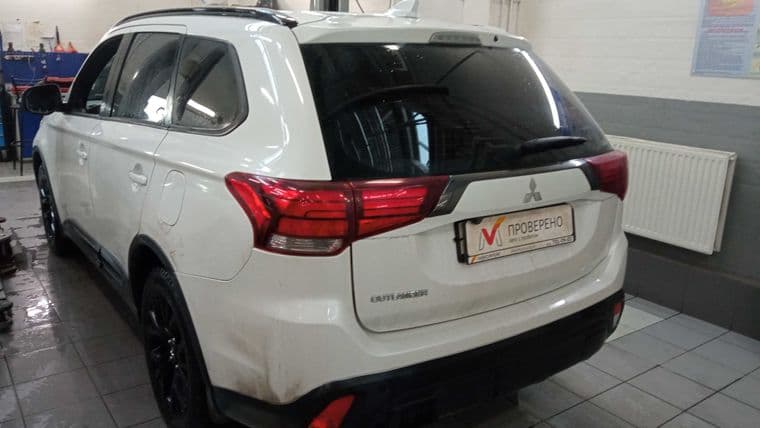 Mitsubishi Outlander, 2020 - вид 3