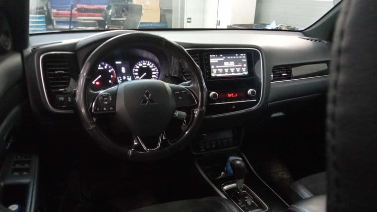 Mitsubishi Outlander, 2020 - вид 4