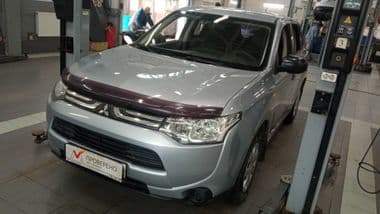 Mitsubishi Outlander 2013 года, 171 989 км - вид 1