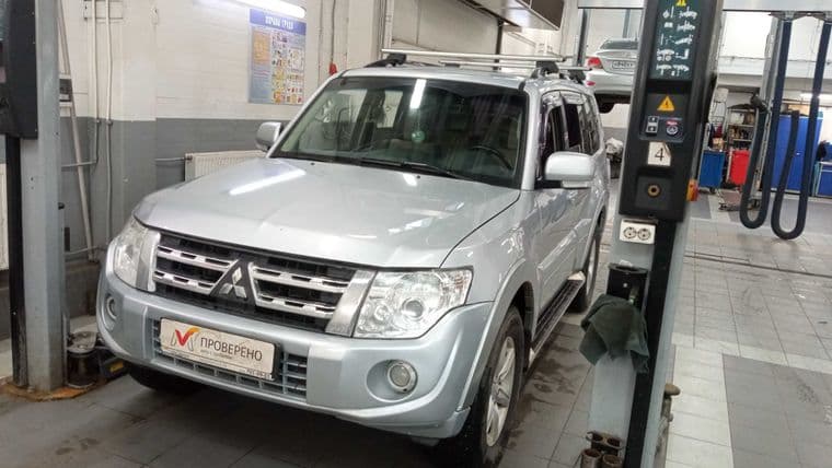 Mitsubishi Pajero 2012 года, 180 598 км - вид 1