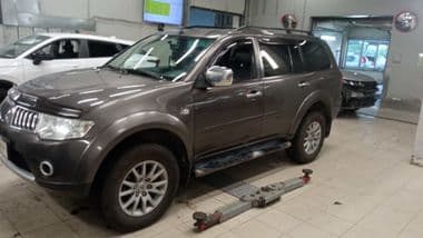 Mitsubishi Pajero Sport 2011 года, 218 065 км - вид 1