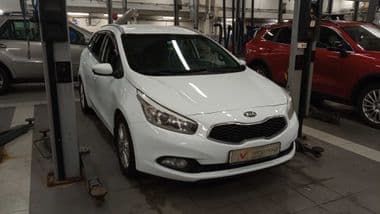 KIA Ceed 2013 года, 187 117 км - вид 2