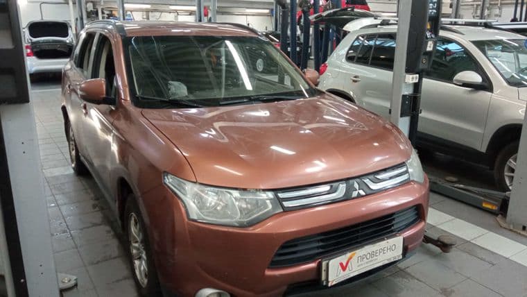 Mitsubishi Outlander 2012 года, 320 027 км - вид 2