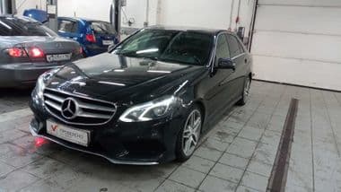 Mercedes-Benz E-класс 2013 года, 156 002 км - вид 1