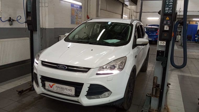 Ford Kuga 2014 года, 151 660 км - вид 1