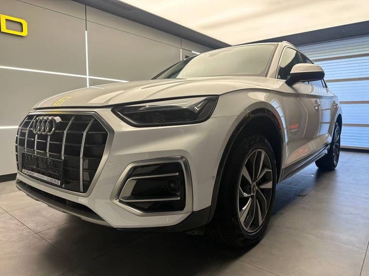 Audi Q5L, 2022