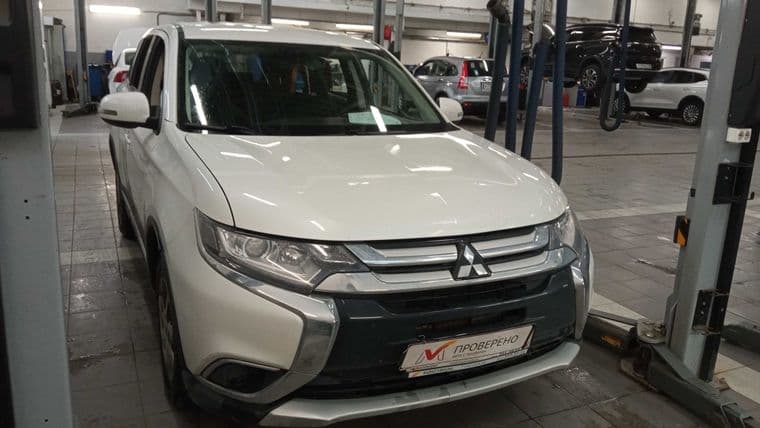 Mitsubishi Outlander, 2018 - вид 1