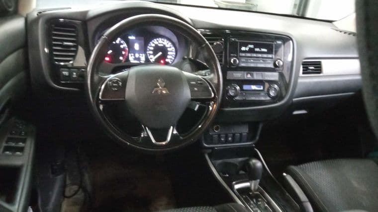 Mitsubishi Outlander, 2018 - вид 4