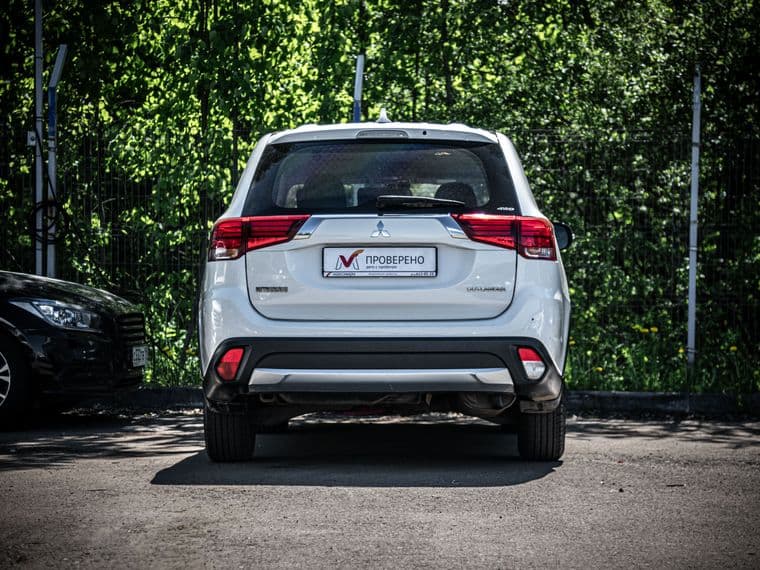 Mitsubishi Outlander, 2018 - вид 3
