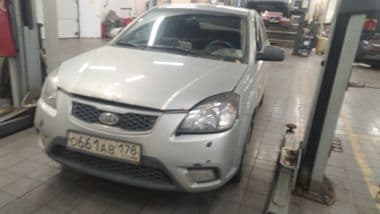 KIA Rio 2010 года, 303 588 км - вид 1