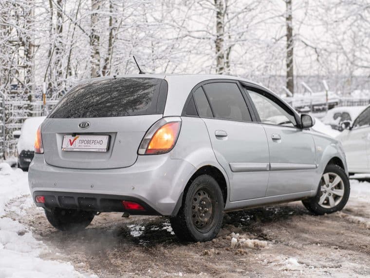 KIA Rio 2010 года, 303 588 км - вид 2