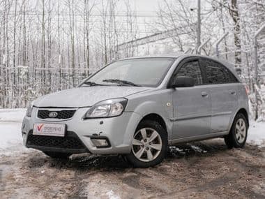 KIA Rio 2010 года, 303 588 км - вид 1