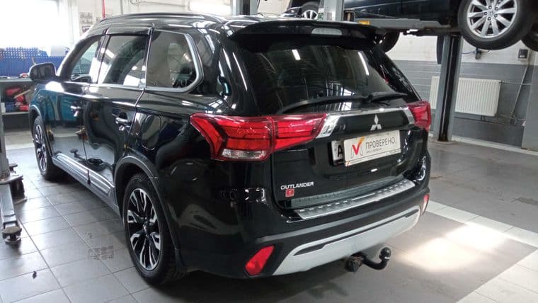 Mitsubishi Outlander, 2022 - вид 3