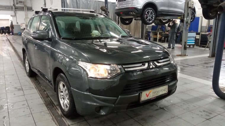 Mitsubishi Outlander 2014 года, 204 142 км - вид 2
