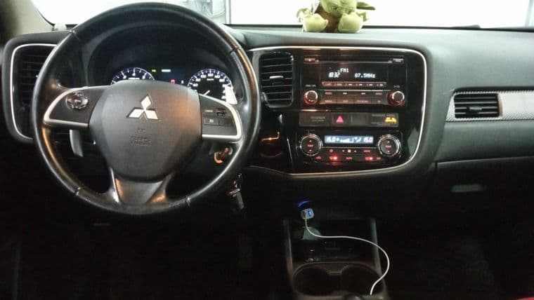 Mitsubishi Outlander, 2014 - вид 4