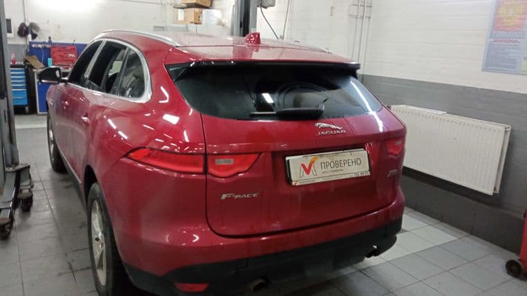 Jaguar F-Pace, 2018 - вид 3