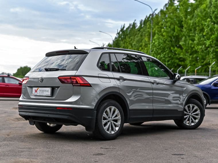 Volkswagen Tiguan 2019 года, 139 232 км - вид 2