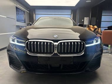 BMW 5 серия 2023 года, 13 182 км - вид 2