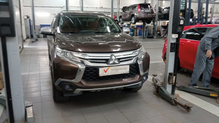 Mitsubishi Pajero Sport, 2019 - вид 1