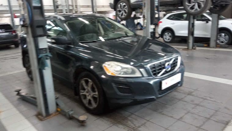 Volvo XC60 2012 года, 262 838 км - вид 2