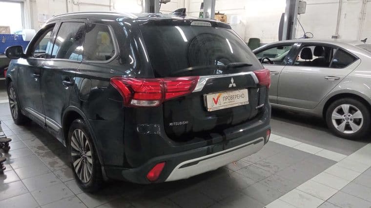 Mitsubishi Outlander, 2019 - вид 3