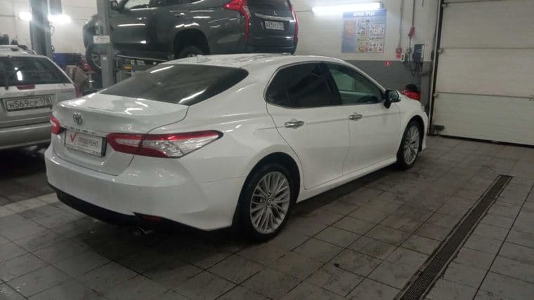 Toyota Camry, 2018 - вид 2